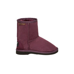 Classic Kids UGG boots Raisen Color made in Australia from premium Australian double-face sheepskin, timeless children’s UGG boots for everyday wear, warm and cozy with durable sole, stylish and comfortable sheepskin boots for school, play, indoor and outdoor use.